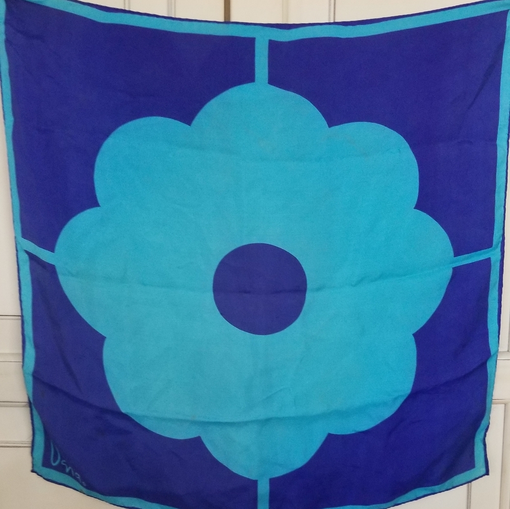 Vintage "Vera" Scarf